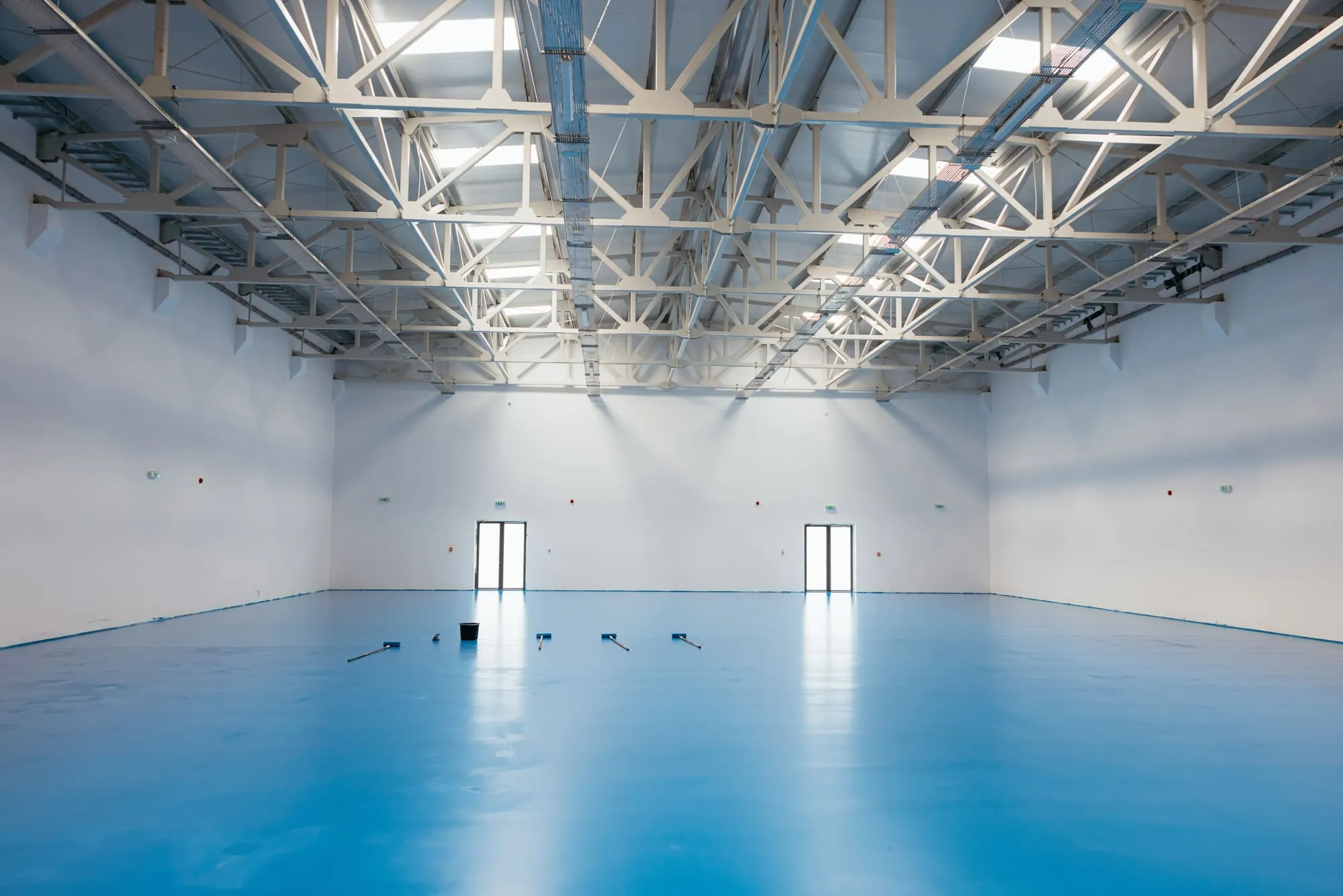 Polyaspartic / fast-cure resin floor system on an industrial floor